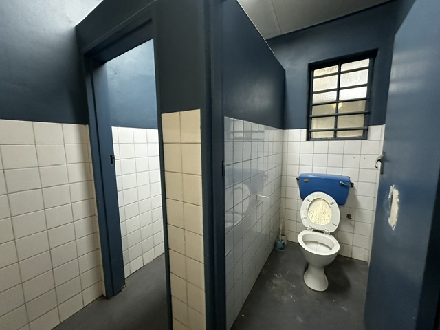 To Let Commercial Property for Rent in Paarden Eiland Western Cape